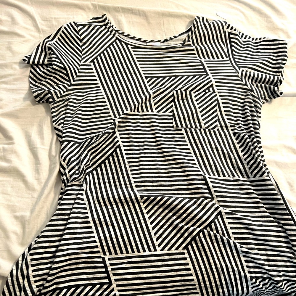 Lularoe Carly tshirt material 3xl